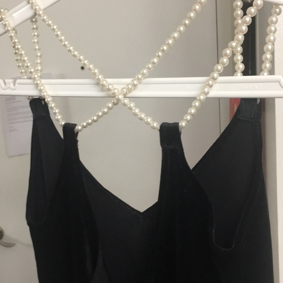 【SOLD】Velvet faux pearl chain bodysuit - Picture 4 of 4